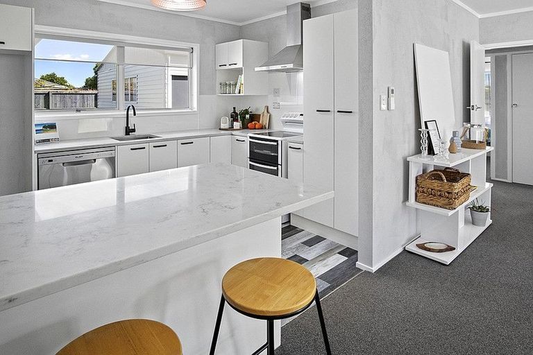 Photo of property in 17 Carlyle Street, Leamington, Cambridge, 3432