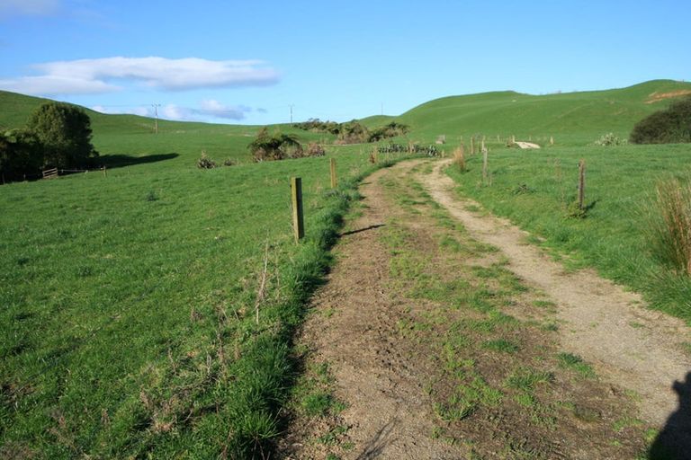 Photo of property in 888a Otaraoa Road, Tikorangi, Waitara, 4383