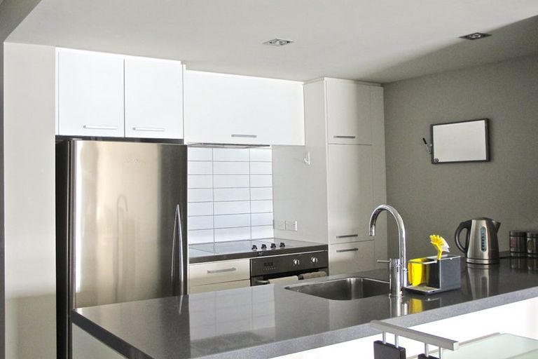 Photo of property in The Capital, 370 Oriental Parade, Oriental Bay, Wellington, 6011