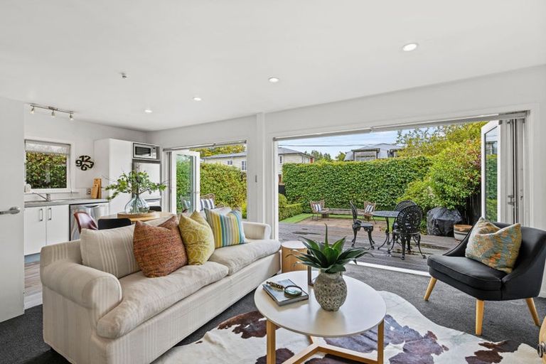 Photo of property in 2/110 Leinster Road, Merivale, Christchurch, 8014