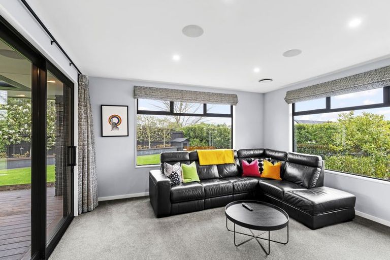 Photo of property in 46 Holiday Drive, Mairehau, Christchurch, 8052