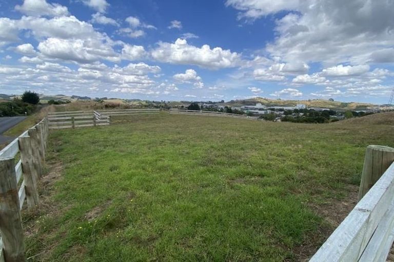Photo of property in 15 Fraser Road, Pokeno, 2471