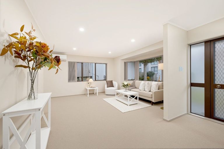 Photo of property in 2/27 Rata Street, New Lynn, Auckland, 0600