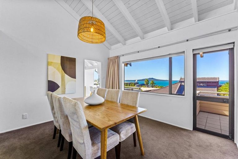 Photo of property in 1/14 Marama Street, Castor Bay, Auckland, 0620