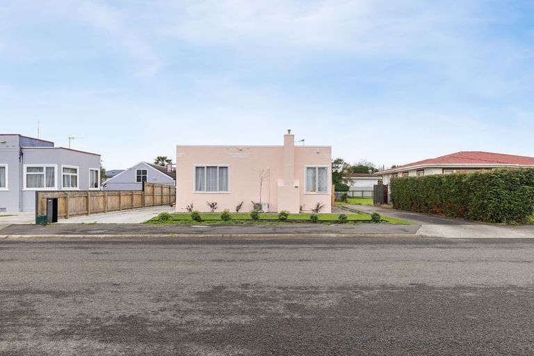 Photo of property in 21 Rewa Street, Takaro, Palmerston North, 4412