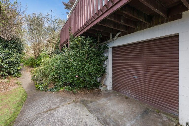 Photo of property in 7 Fairview Place, Westown, New Plymouth, 4310