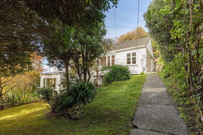 Photo of property in 6 Carlton Street, Melrose, Wellington, 6023