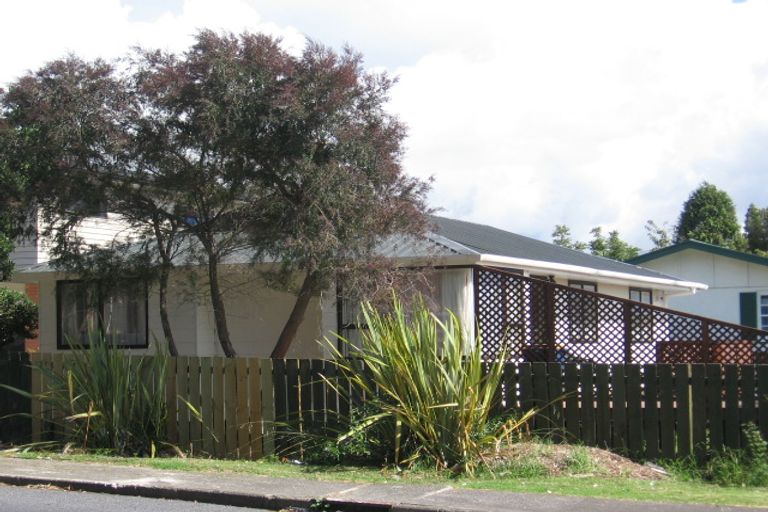 Photo of property in 102 Archibald Road, Kelston, Auckland, 0602