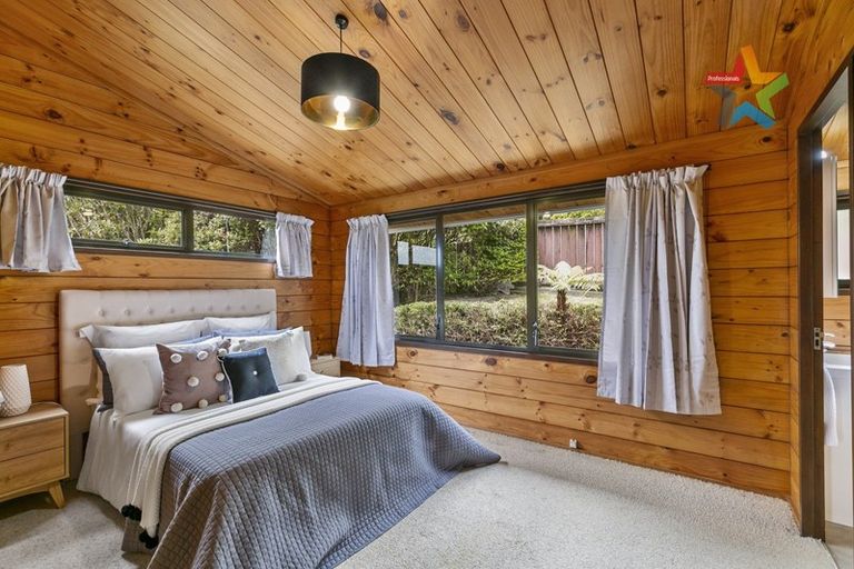 Photo of property in 87 Allington Road, Karori, Wellington, 6012