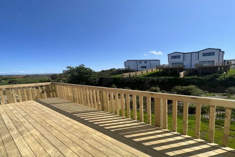 Photo of property in 41b Crestview Rise, Papakura, 2110