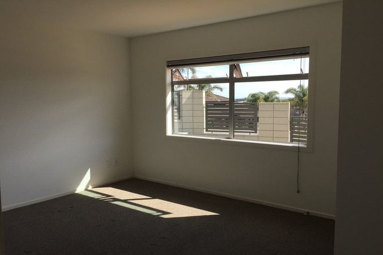 Photo of property in 1 Henriette Place, The Gardens, Auckland, 2105