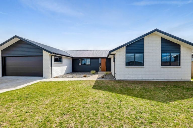 Photo of property in 11 Midsummer Avenue, Stratford, 4332