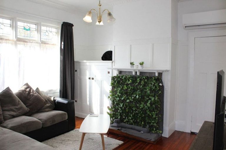 Photo of property in 268 Macandrew Road, Forbury, Dunedin, 9012