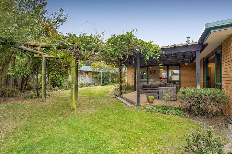 Photo of property in 17 Devon Crescent, Darfield, 7510