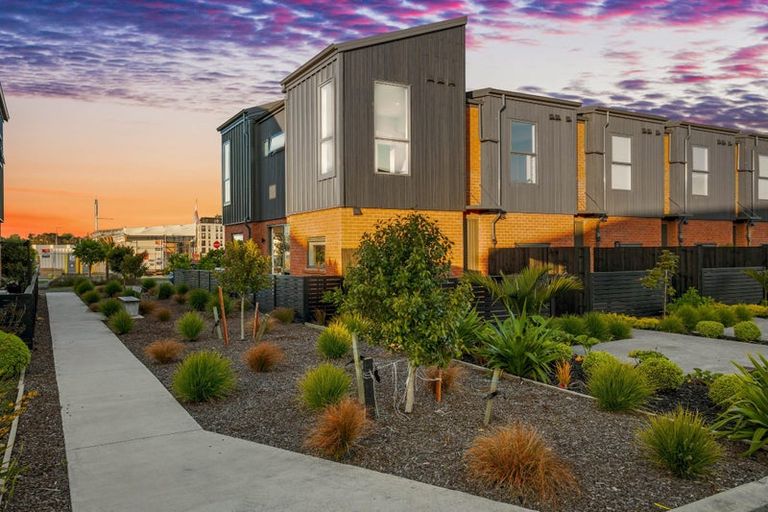 Photo of property in 33 Waka Moana Drive, Hobsonville, Auckland, 0616