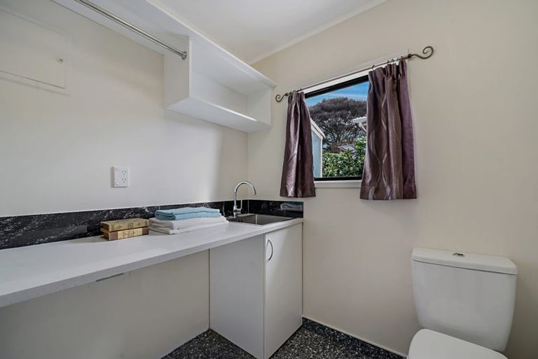 Photo of property in 7b Lowtherhurst Road, Massey, Auckland, 0614