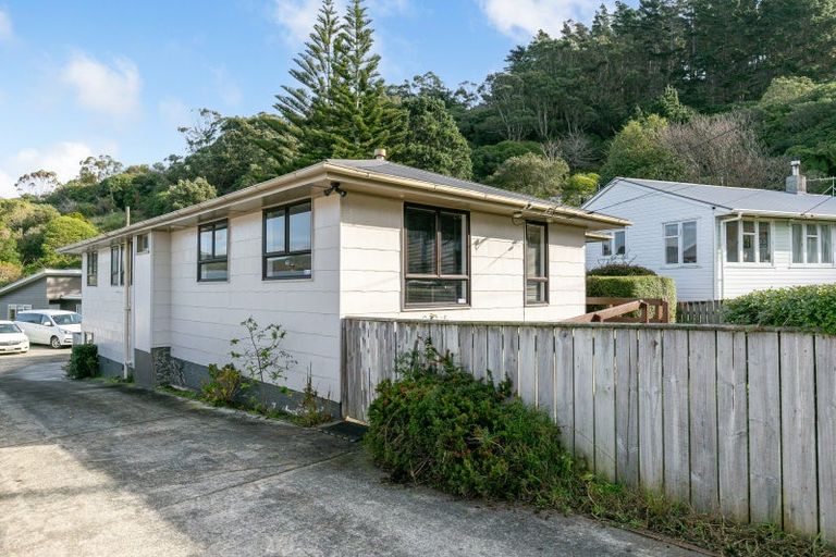 Photo of property in 11b Greer Crescent, Tawa, Wellington, 5028