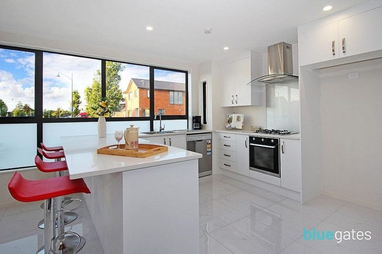 Photo of property in 1 Whekau Drive, Takanini, 2112