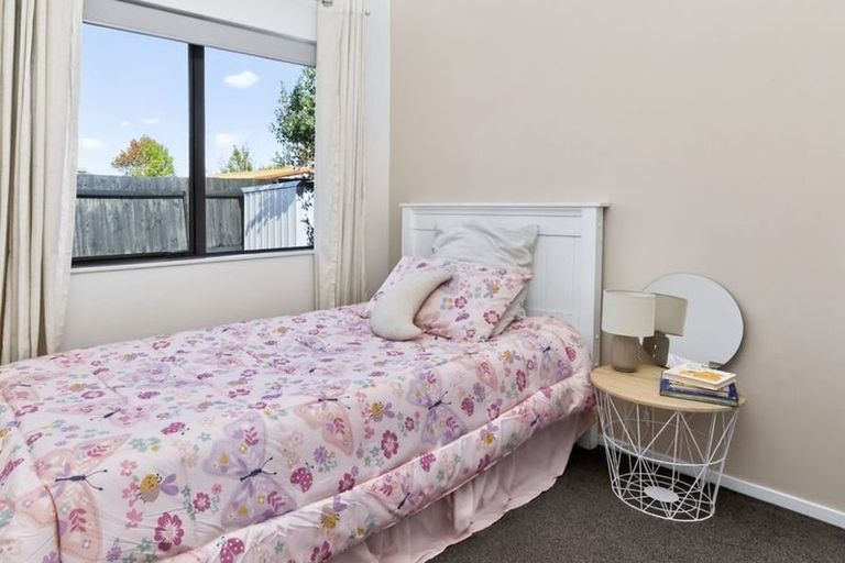 Photo of property in 27a Willoughby Avenue, Howick, Auckland, 2014