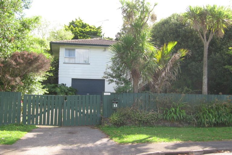 Photo of property in 11 Aquarius Avenue, Glen Eden, Auckland, 0602