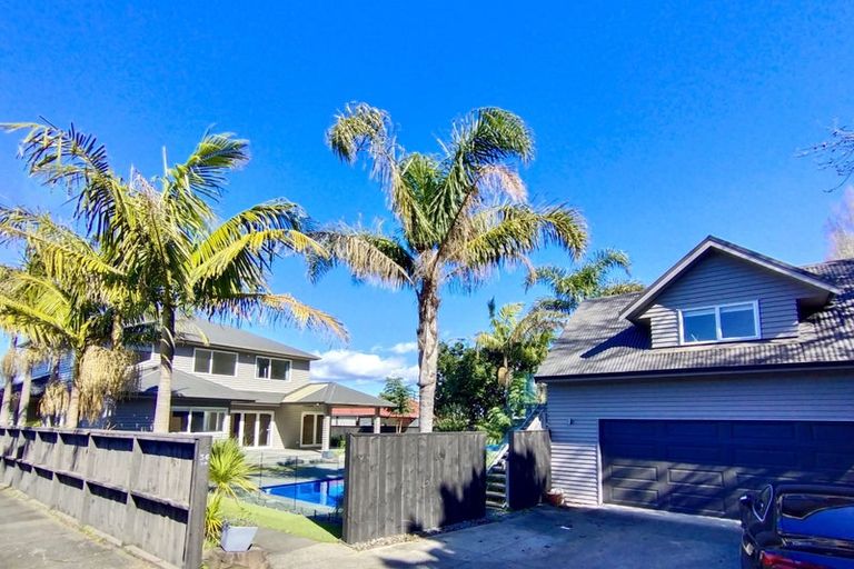 Photo of property in 2/36 Pupuke Road, Takapuna, Auckland, 0622