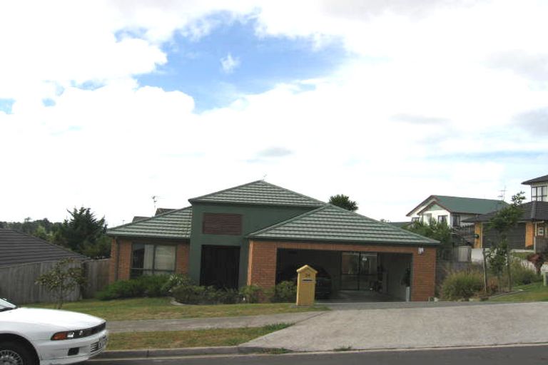 Photo of property in 24 Black Teal Close, Unsworth Heights, Auckland, 0632