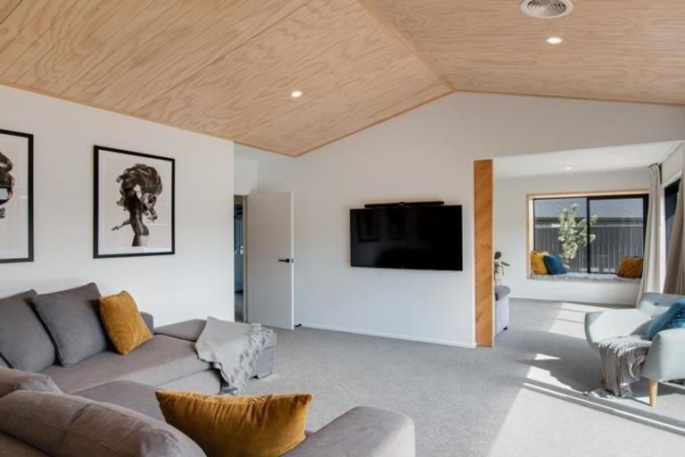 Photo of property in 6 Sandford Terrace, Lower Shotover, Queenstown, 9304