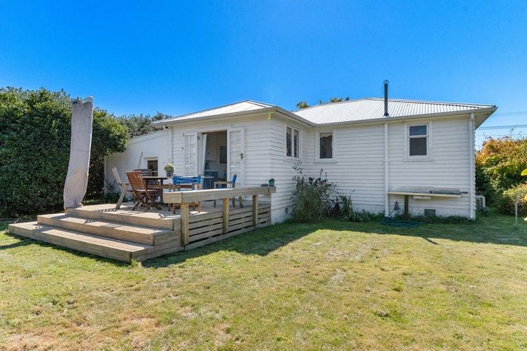 Photo of property in 10 Moreton Road, Carterton, 5713