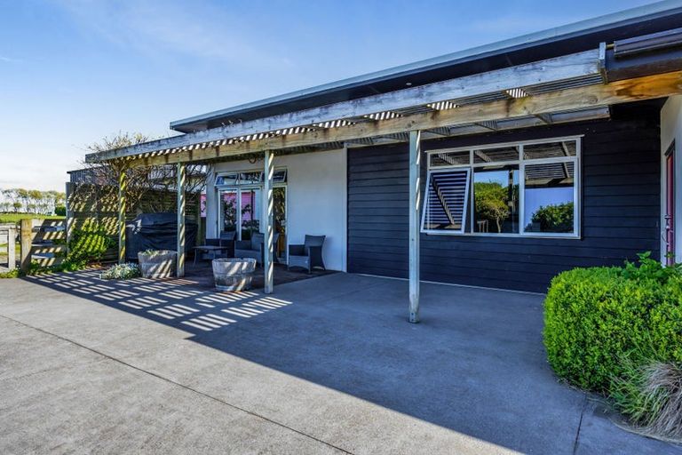 Photo of property in 5674 Mountain Road, Normanby, Hawera, 4673