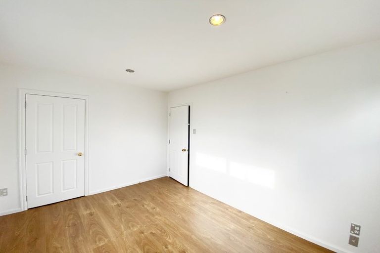 Photo of property in 65 Awaroa Road, Sunnyvale, Auckland, 0612