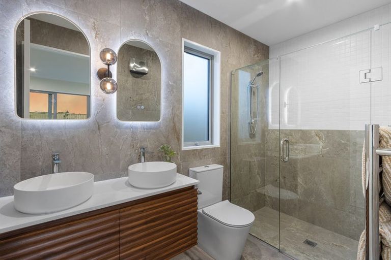 Photo of property in 5 Lorenzos Lane, Halswell, Christchurch, 8025