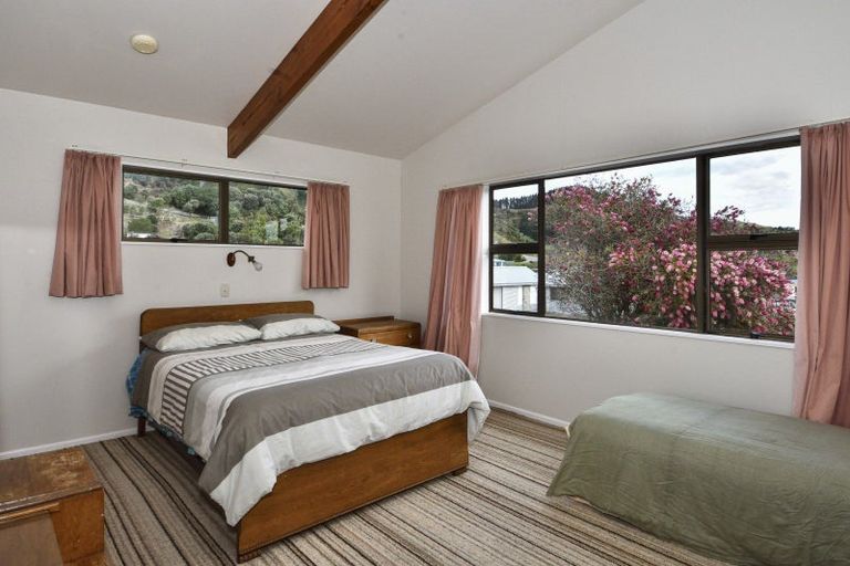 Photo of property in 77 Fortescue Street, Mahia, 4198