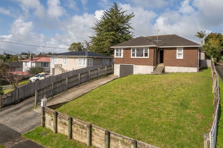 Photo of property in 19 Sheridan Drive, New Lynn, Auckland, 0600