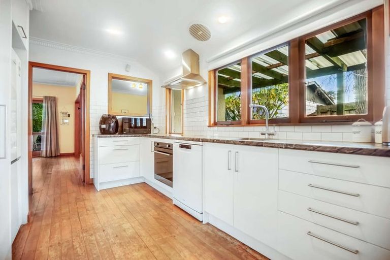 Photo of property in 17 Howden Street, Waiuku, 2123