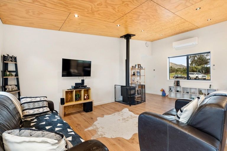 Photo of property in 13 Lakefield Close, Kingston, Athol, 9793