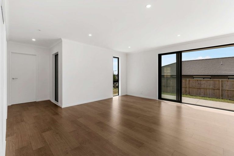 Photo of property in 11 Minerva Avenue, Helensville, 0800