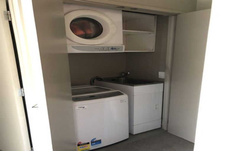 Photo of property in 16/2 Onslow Road, Khandallah, Wellington, 6035