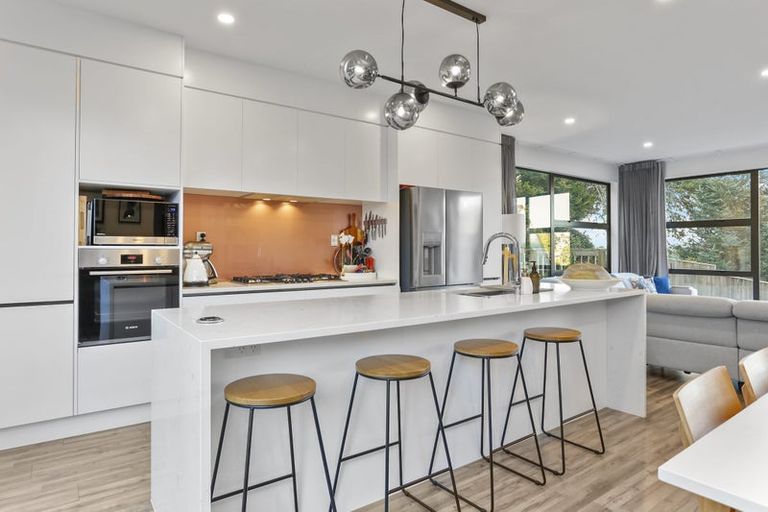 Photo of property in 74e Langana Avenue, Browns Bay, Auckland, 0630