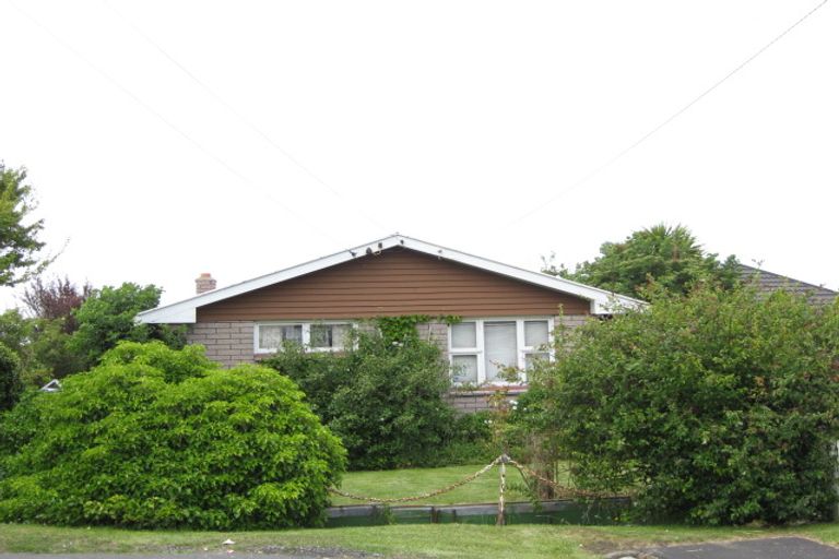 Photo of property in 16 Okeover Street, Woolston, Christchurch, 8062