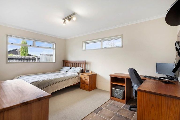 Photo of property in 31 Prince Regent Drive, Half Moon Bay, Auckland, 2012