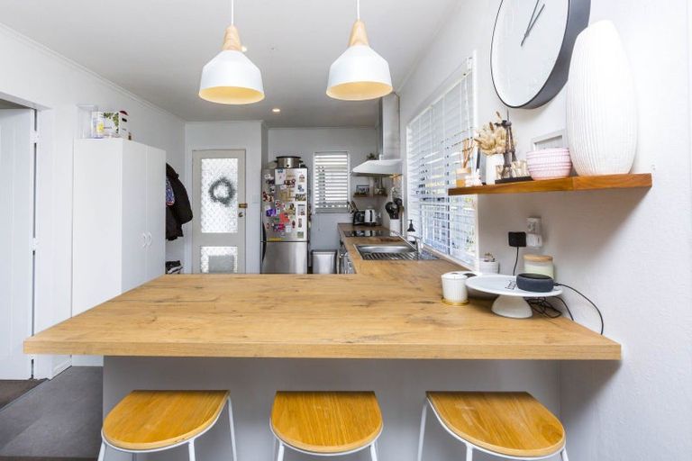 Photo of property in 19a Gemstone Drive, Birchville, Upper Hutt, 5018