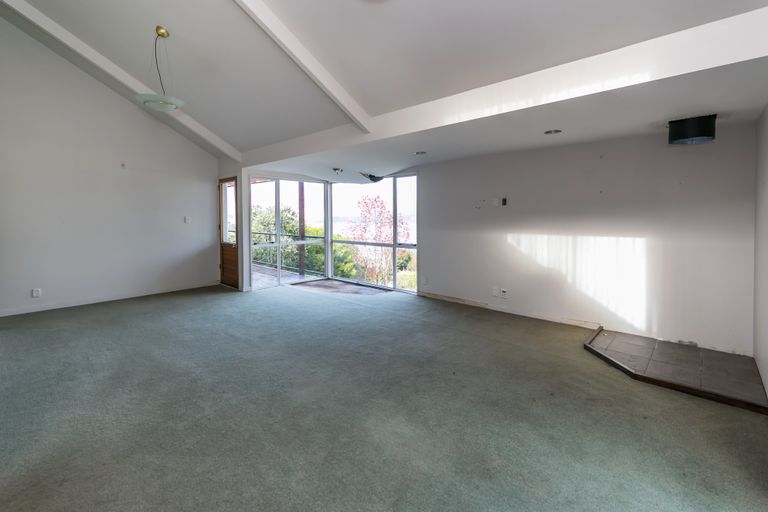 Photo of property in 54 Voelas Road, Lyttelton, 8082