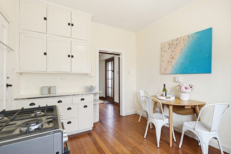 Photo of property in 8 Crawford Green, Miramar, Wellington, 6022