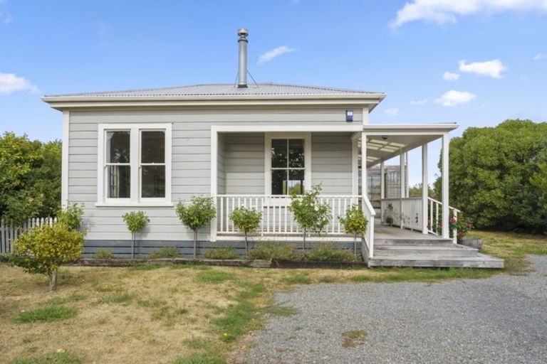 Photo of property in 6 Esther Street, Martinborough, 5711