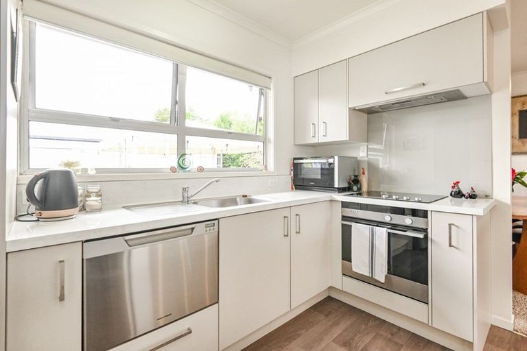 Photo of property in 1/90 Napier Road, Havelock North, 4130