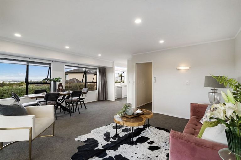 Photo of property in 1/30 Tui Glen Road, Birkenhead, Auckland, 0626