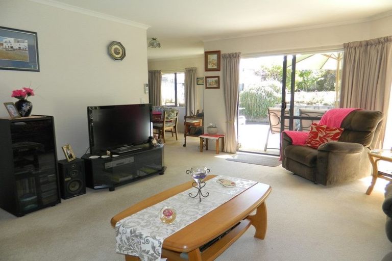 Photo of property in 11 Oakridge Drive, Kerikeri, 0230