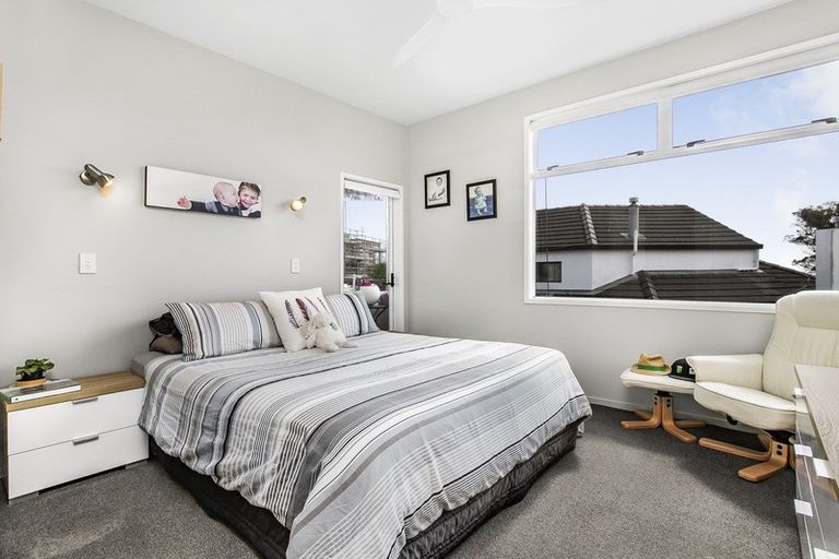 Photo of property in 10a Currey Crescent, Milford, Auckland, 0620