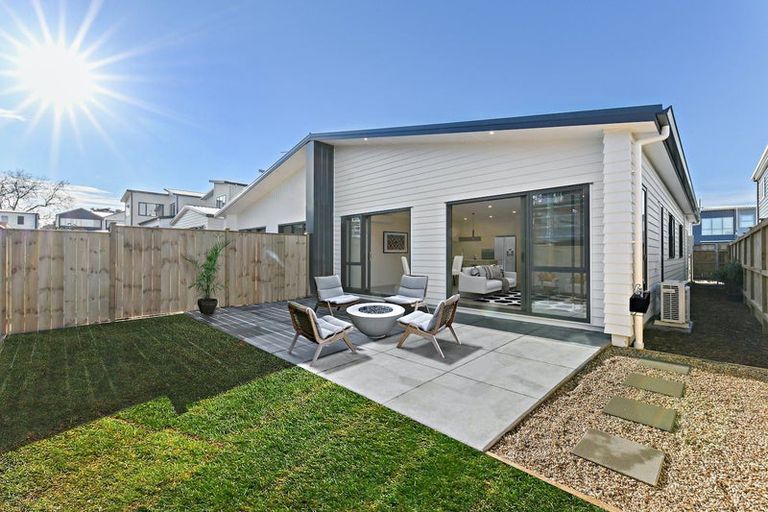 Photo of property in 22 Exmoor Road, Karaka, Papakura, 2113