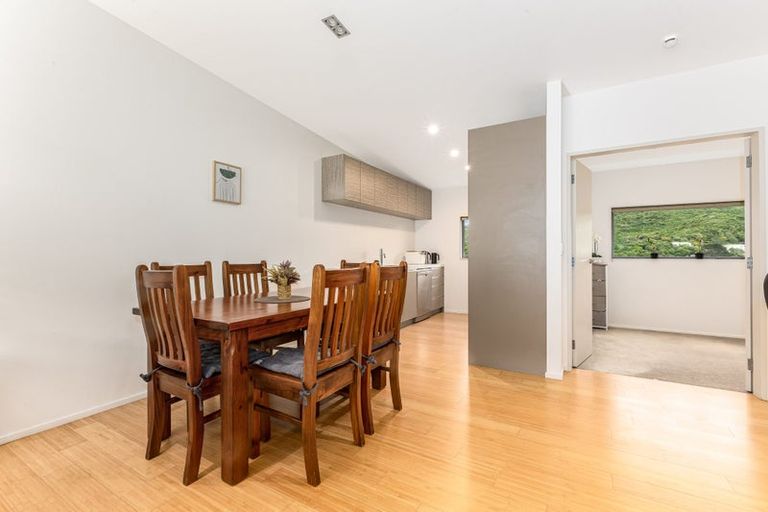 Photo of property in 77 Saddleback Grove, Karori, Wellington, 6012